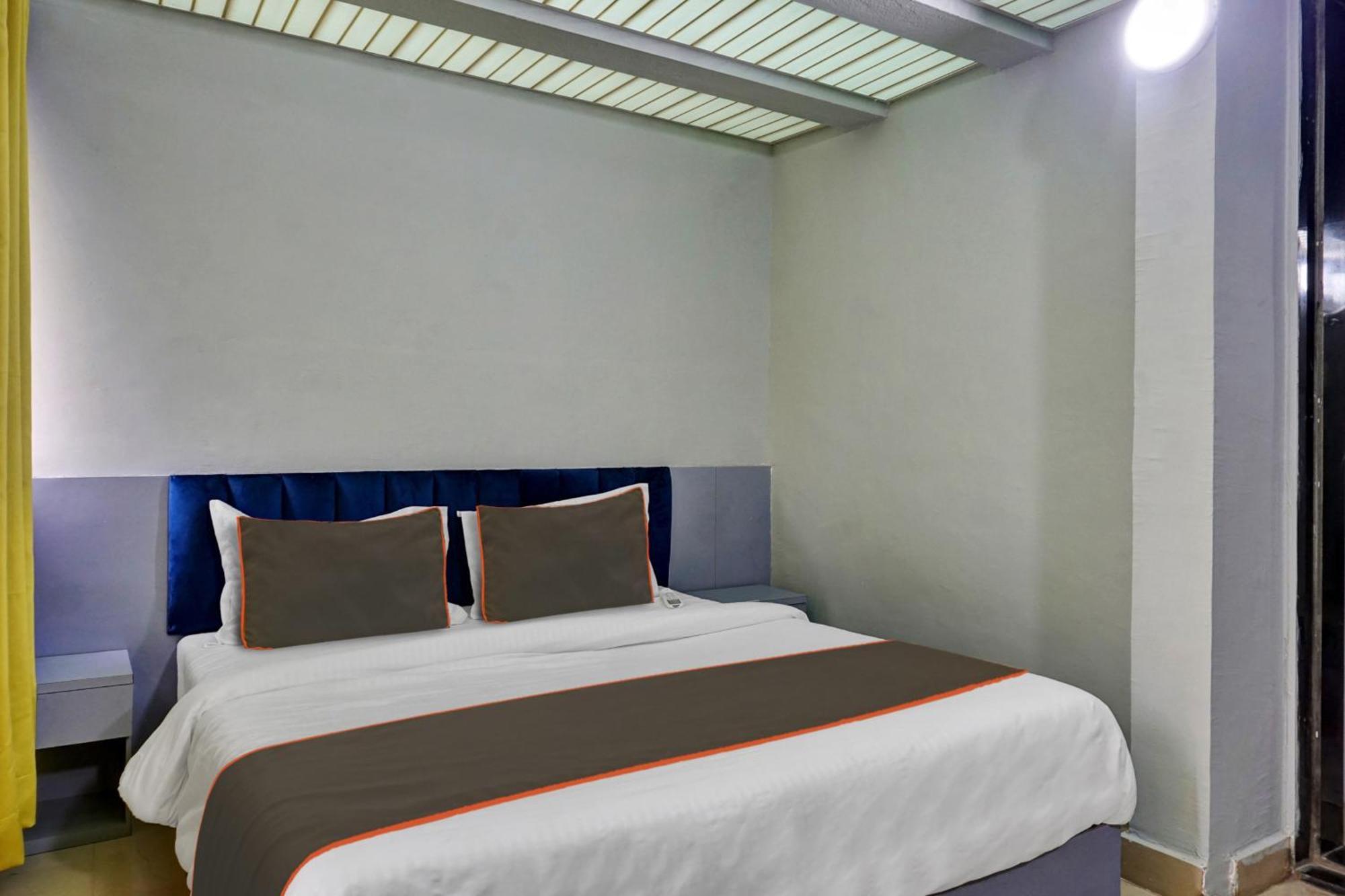 Collection O Baner Executive Stays Пюн Екстериор снимка