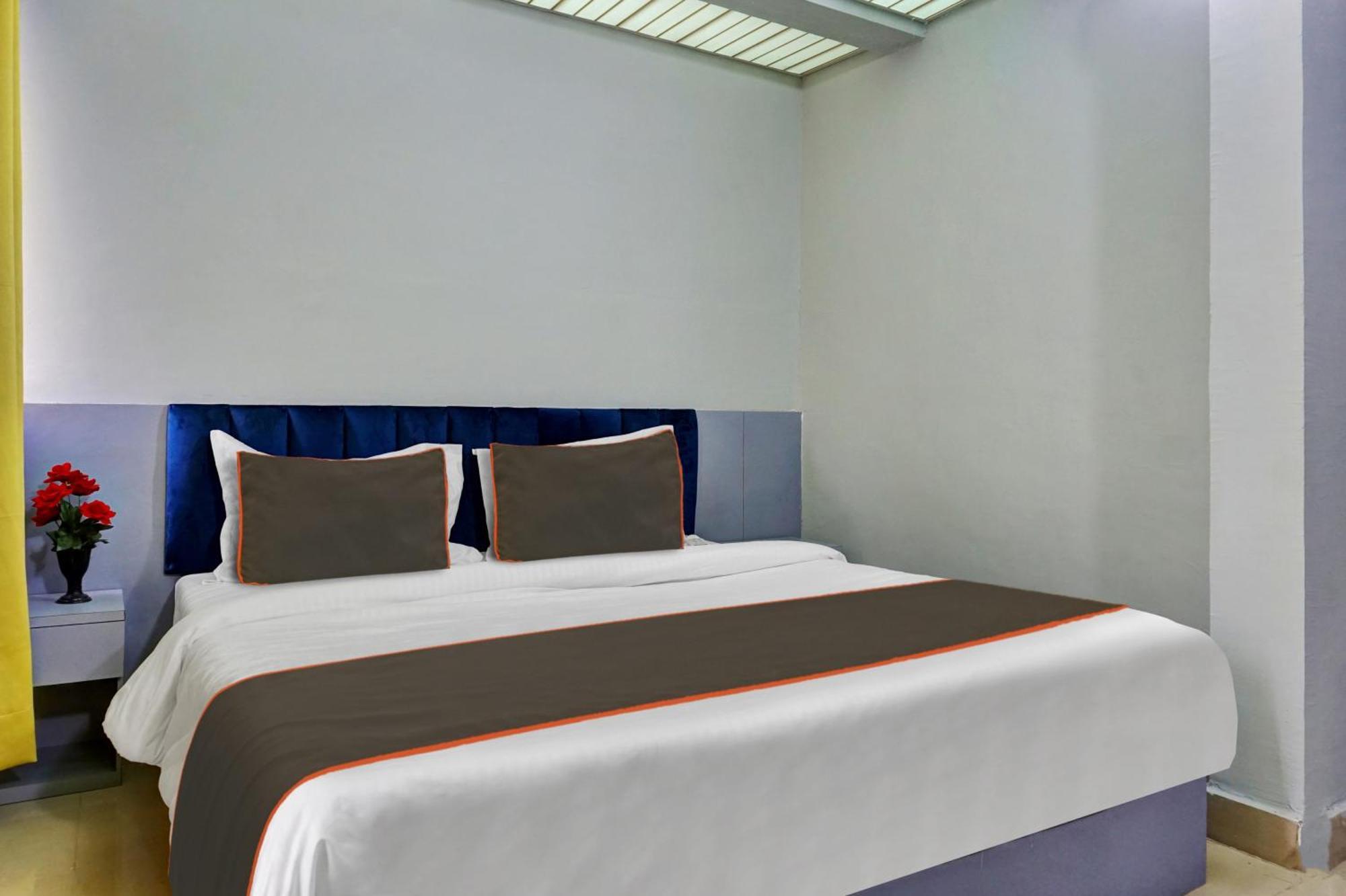 Collection O Baner Executive Stays Пюн Екстериор снимка