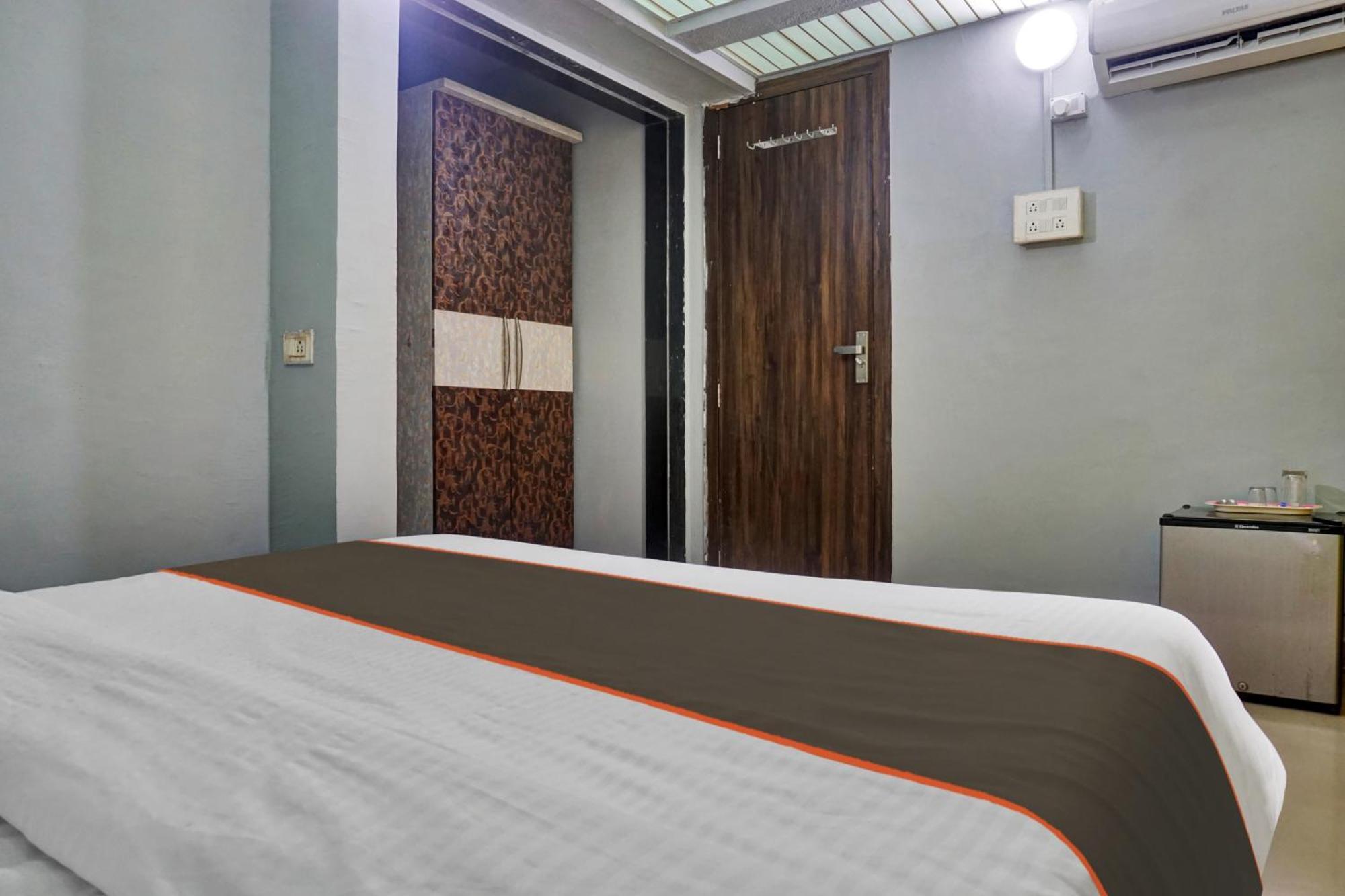 Collection O Baner Executive Stays Пюн Екстериор снимка