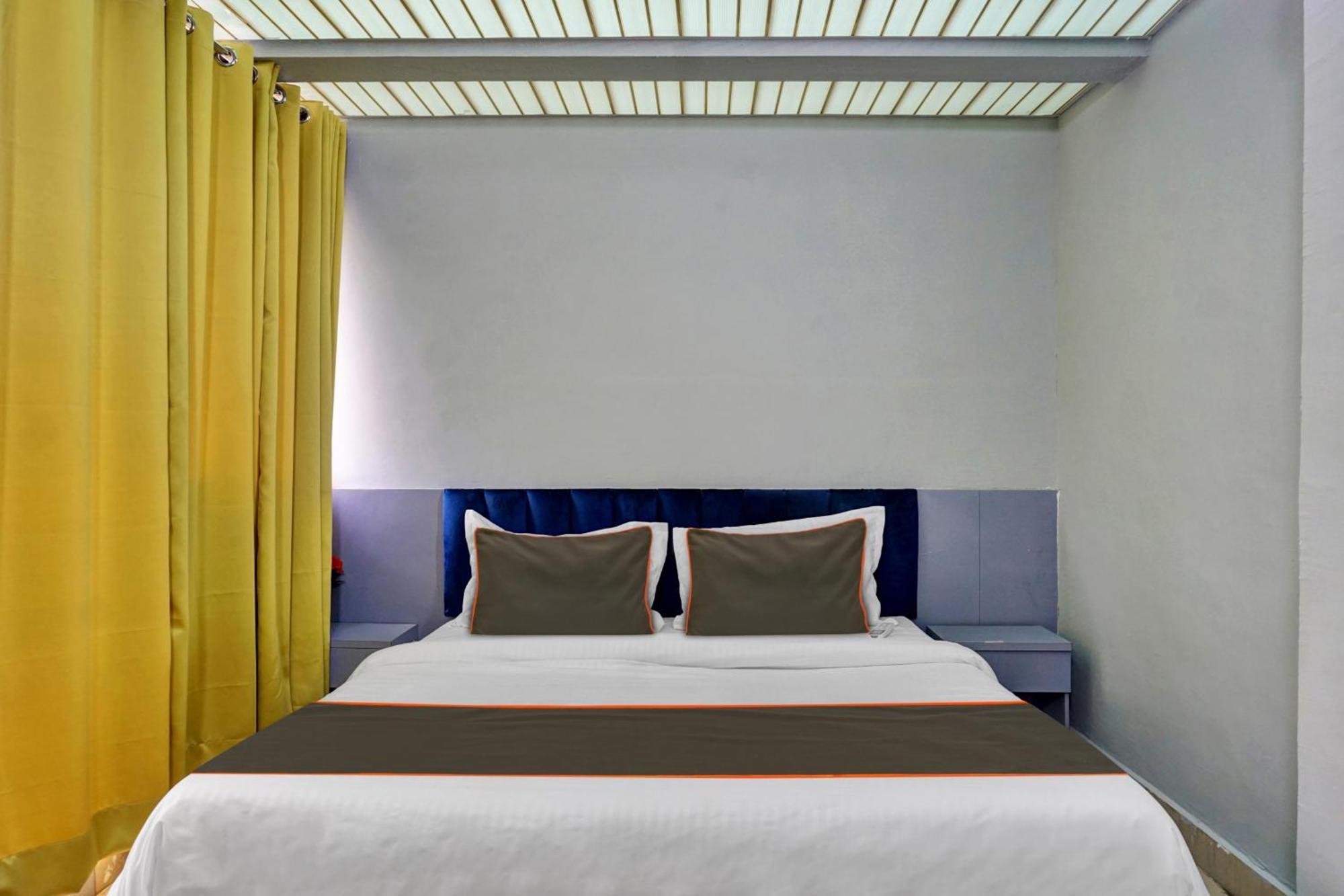 Collection O Baner Executive Stays Пюн Екстериор снимка