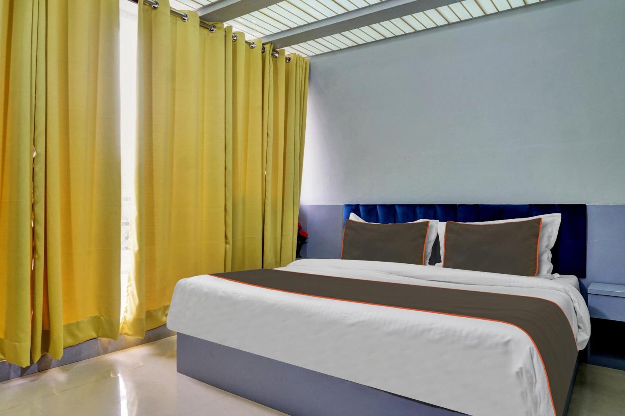 Collection O Baner Executive Stays Пюн Екстериор снимка